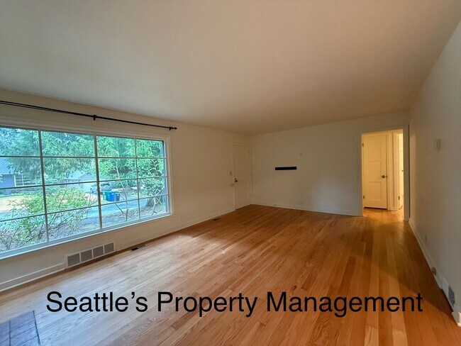Photo - ***FREE OCTOBER RENT***  Deceptively Large...