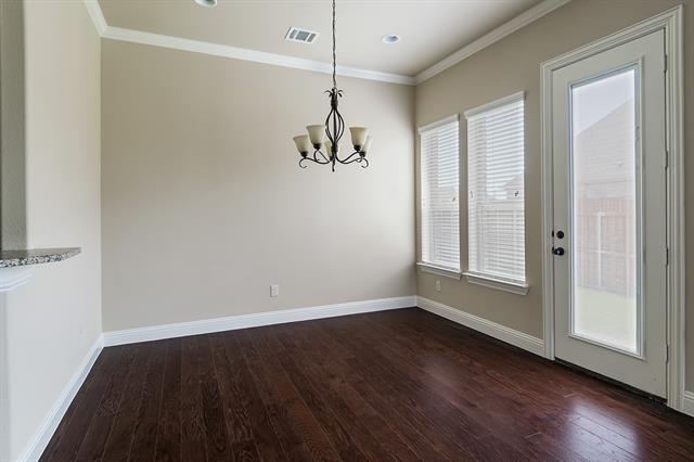 Photo - 573 Enfield Dr