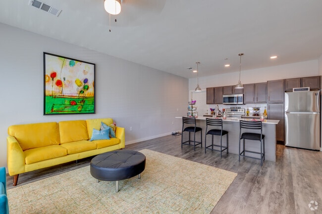 2BR, 2BA- 1073SF