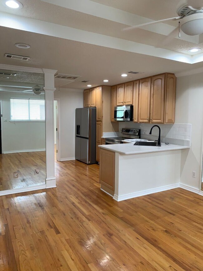 Photo - 2855 St Charles Ave Unidad 2855 St. Charles Ave. Apt. 309