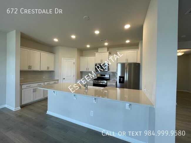 Photo - 672 Crestdale Dr