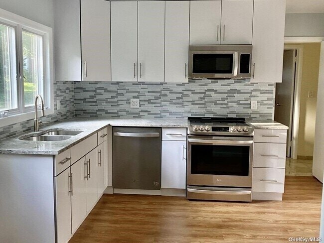 Photo - 321 Nassau Ave