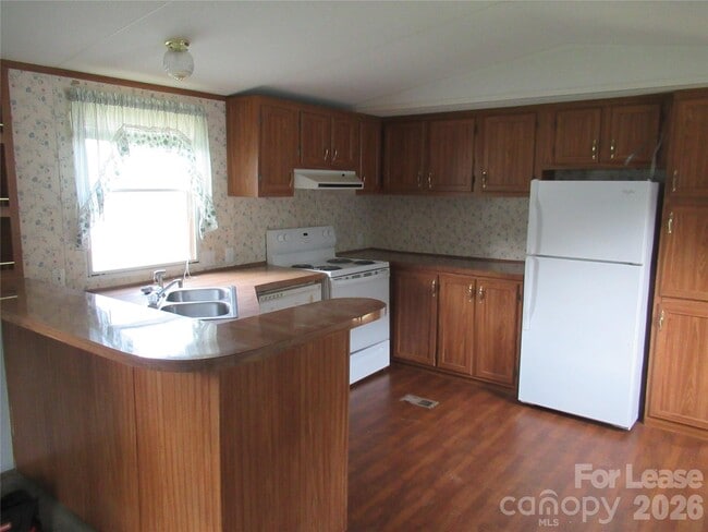 Photo - 2400 Skyview Ln