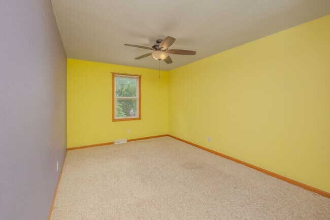 Photo - Large Single Family Home for Rent!