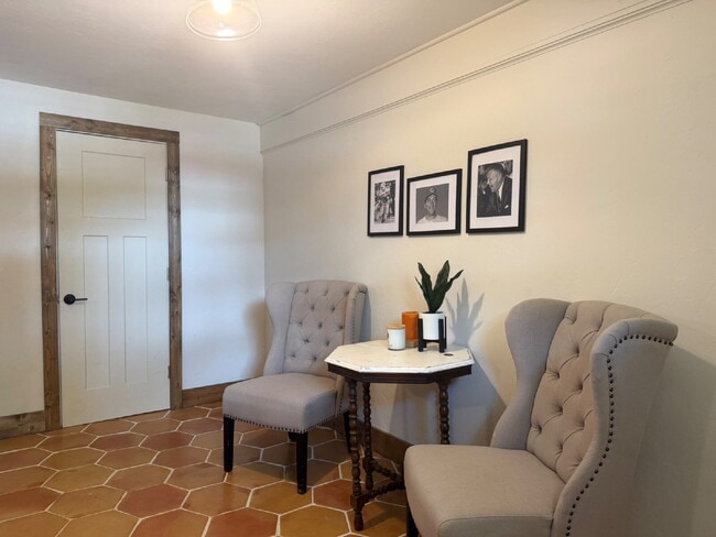 Building Photo - 3 Bedroom 2 Bath House for Lease!!