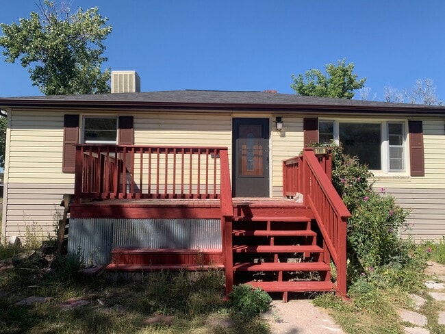 Photo - 2400 E 10th St