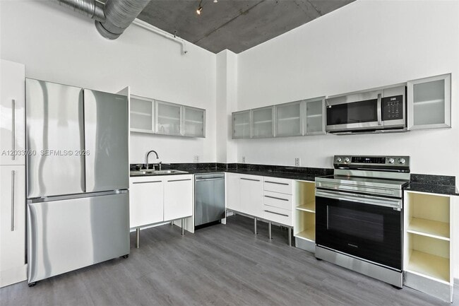 Photo - 10 SW South River Dr Unidad 910