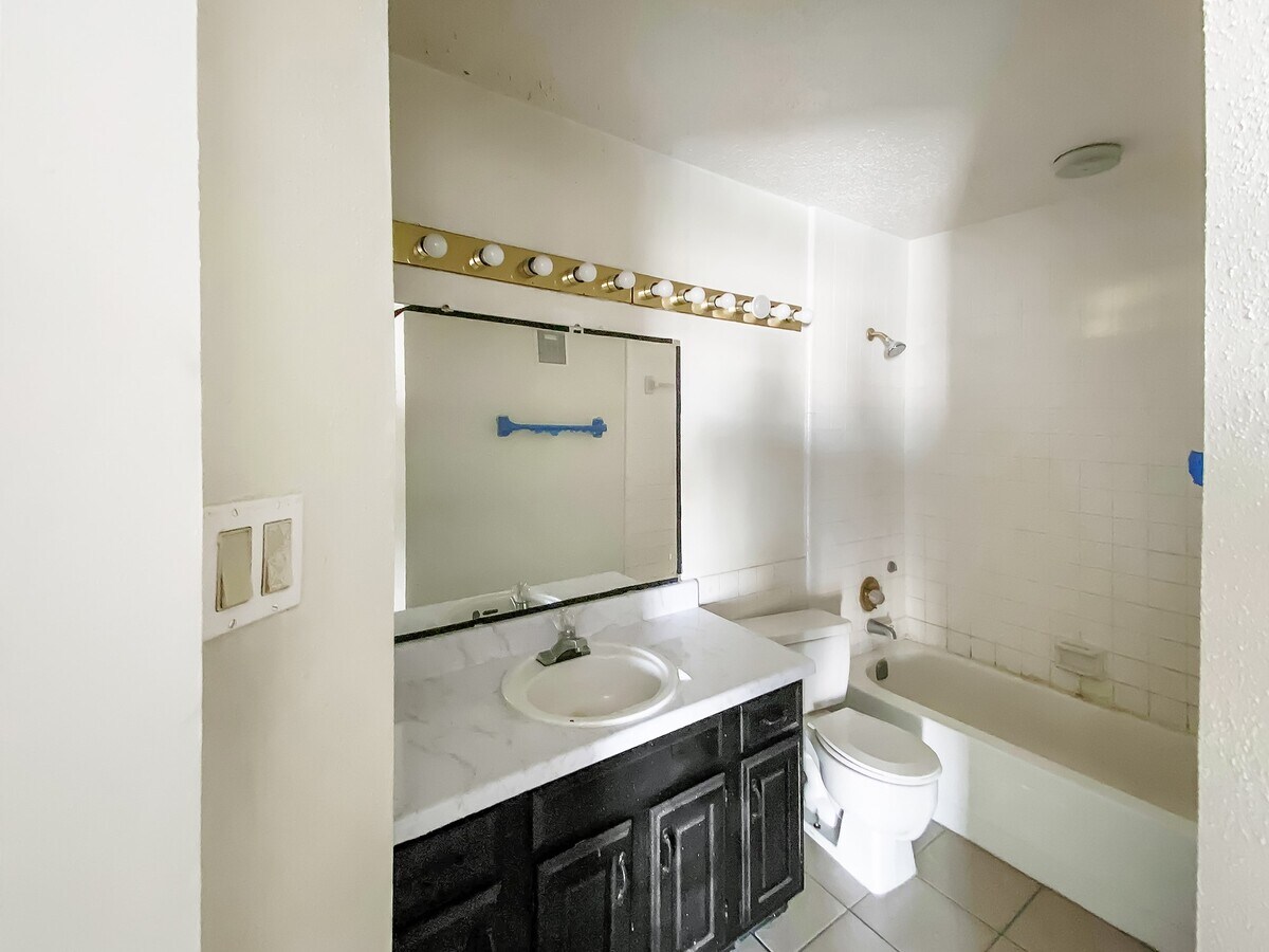Photo - 2826 S Bartell Dr