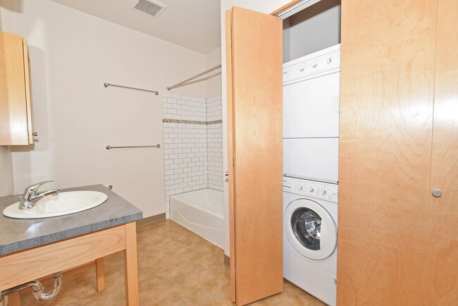 Photo - 3535 S Corbett Ave Unidad 201
