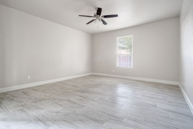 Photo - 6008 Ridge View St