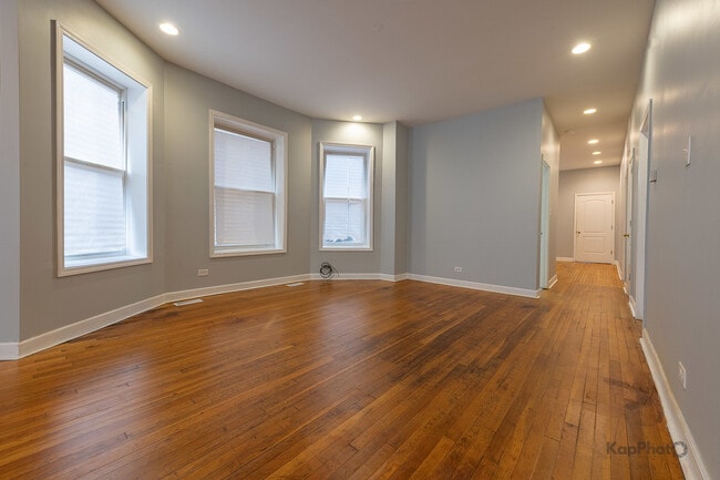 Photo - 7750 S Saginaw Ave Unit 1