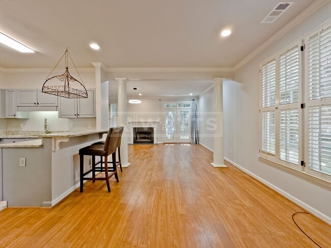 Photo - 2080 Stone Brook Dr