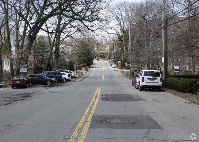 Photo - 1160 Midland Ave