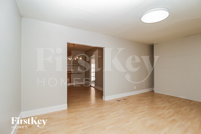 Photo - 2081 Glenwood Ave SE