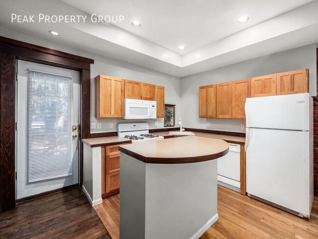 Photo - 1230 Indianola Ave