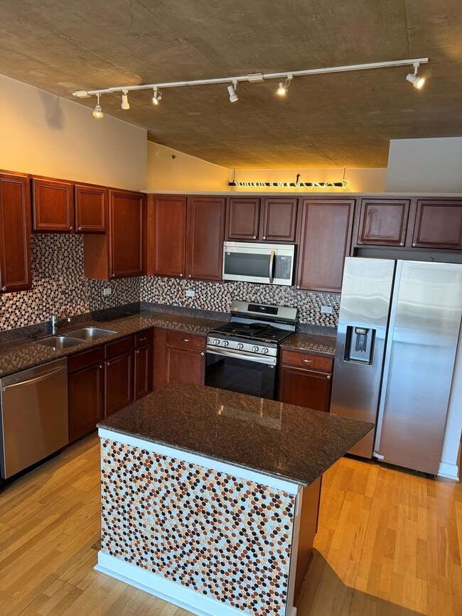 Photo - 1305 S Michigan Ave