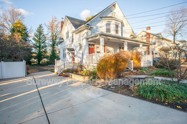 Photo - 5753 Rogers Ave Unit A