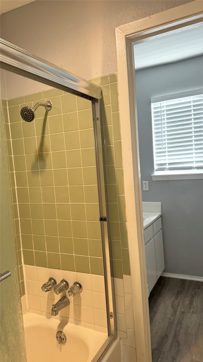 Photo - 7925 Grove Ridge Dr