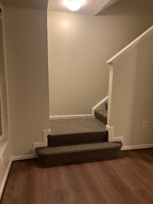 Photo - 22954 Fontwell Square