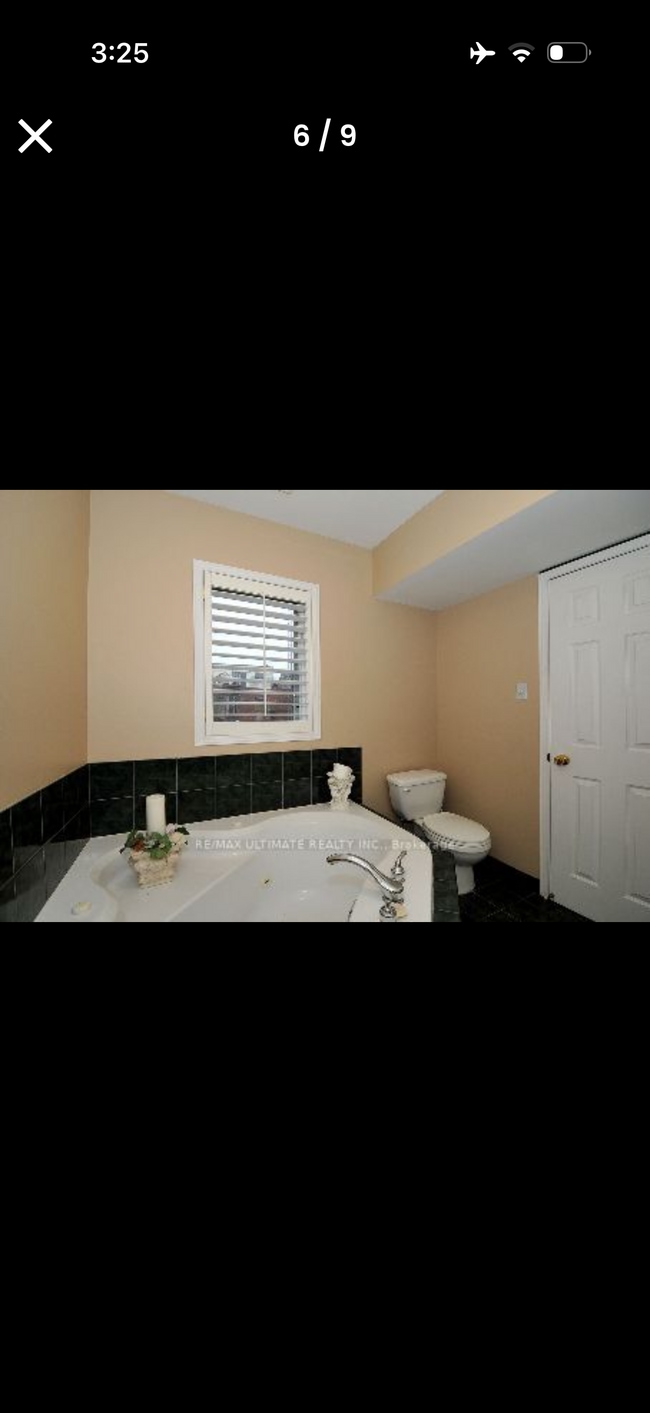 Building Photo - Bright 2 bedroom apartment for rent Unit Main and second floor