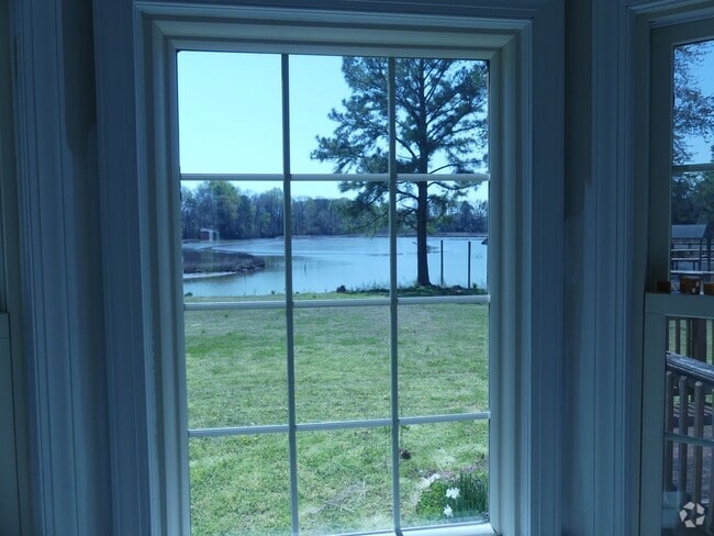 Building Photo - Water Front home on the Poquoson River wit...