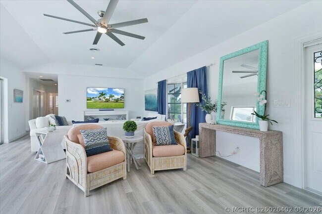 Photo - 76 Fairview W