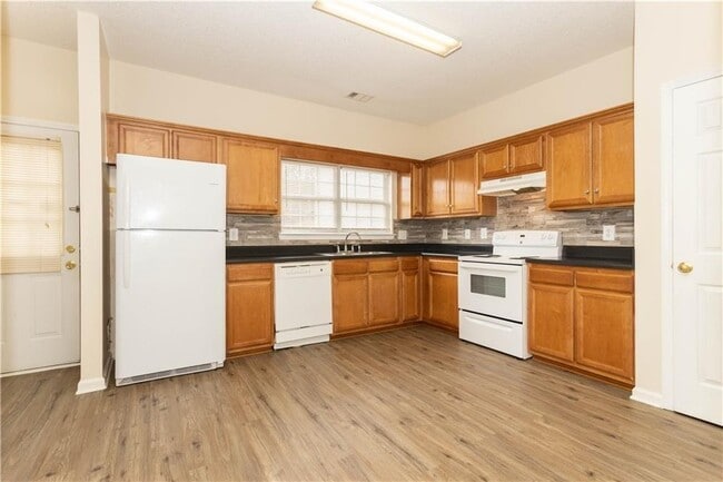Photo - 1471 Riverrock Trail SW