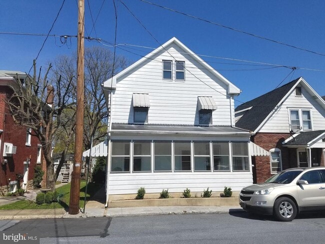 Building Photo - 307 Linden Ave Unit 1 Rental
