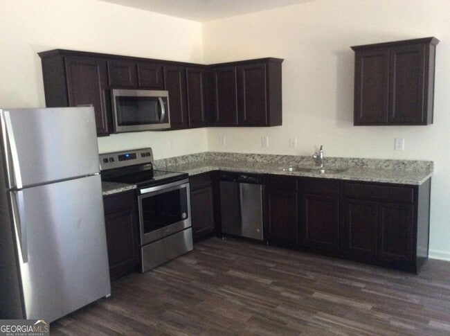 Photo - 1627 Larkspur Trl