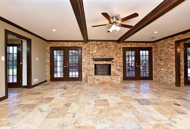 Photo - 2802 S Doral Dr
