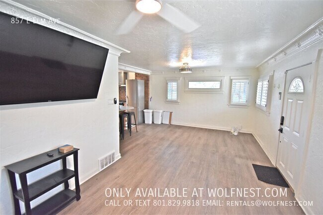 Photo - 857 Elm Ave