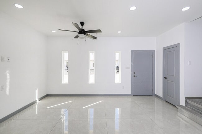 Photo - 1011 Emerald Valley Dr Unit 109 B