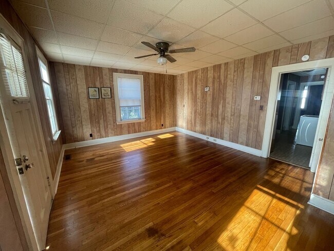 Photo - 404 W Edgerton St