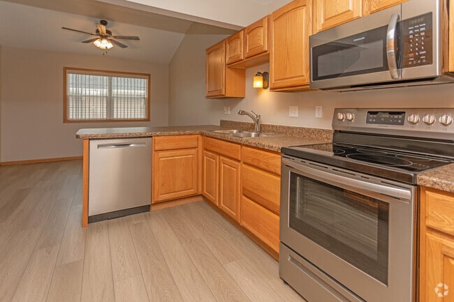 2BR, 2BA - 1,280SF