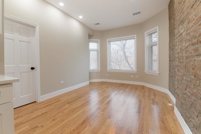 Photo - 1303 W Flournoy St Unit 2F