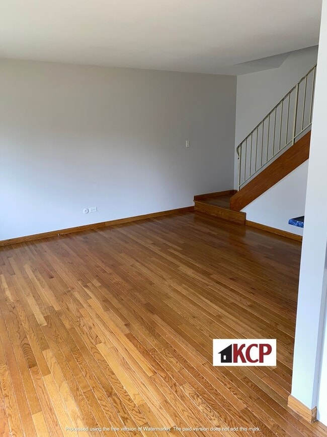 Photo - 2/3 Bedroom Townhouse in Gurnee School Dist