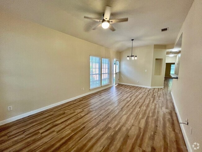 Building Photo - 8710 Weiser Dr Unit 8710 Weiser RD #A Rental