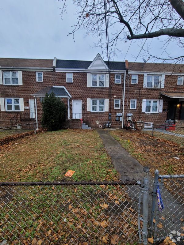 Building Photo - 418 Pfeiffer St Rental