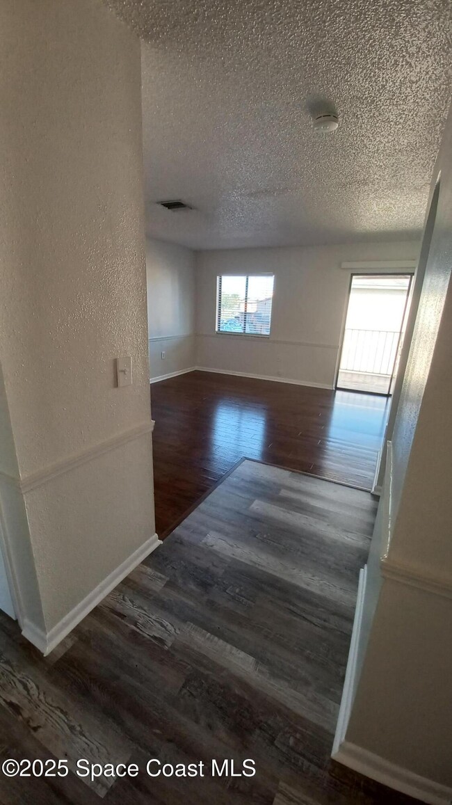 Photo - 214 San Juan Cir