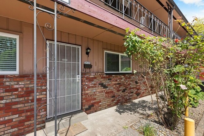 Photo - 2929 SE Washington St Rental