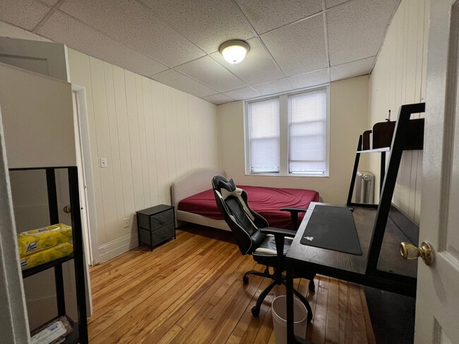 Building Photo - 439 Cambridge St Unit 32