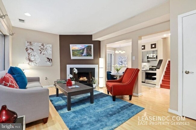 Photo - 1435 Corcoran St NW Unidad #5