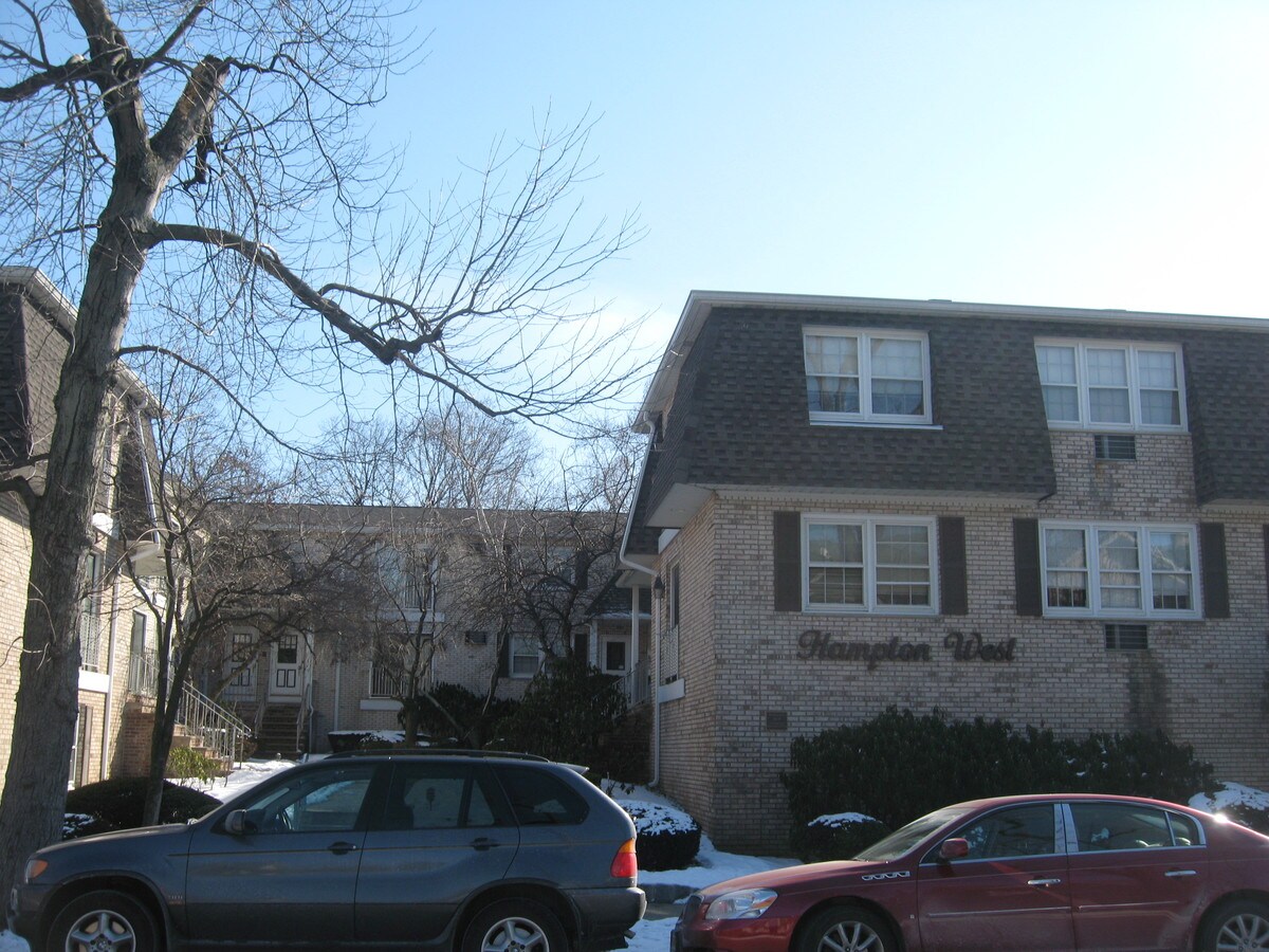 Photo - Hampton West Apartments