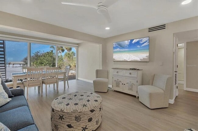 Building Photo - 6006 Midnight Pass Rd Unit 36