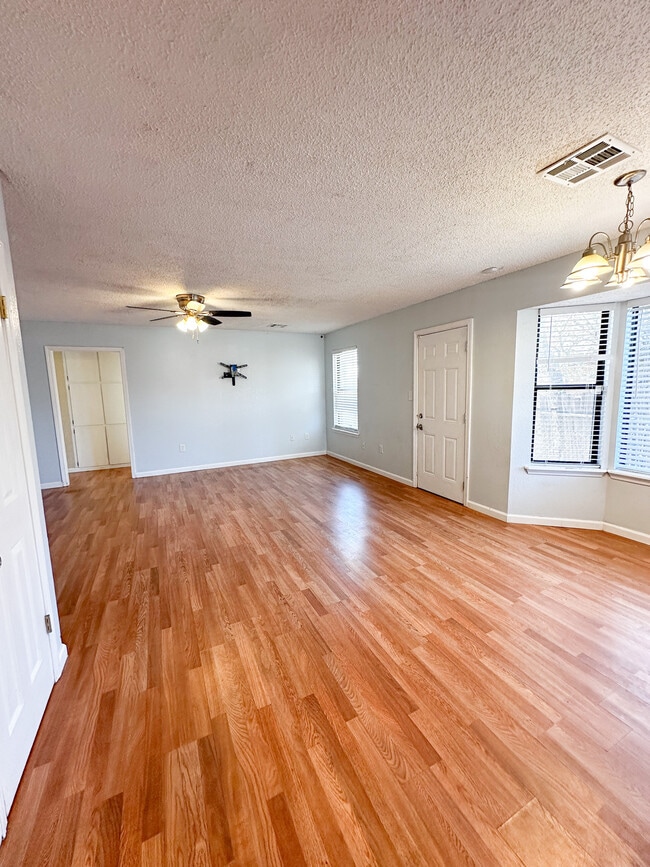 Photo - 2711 NE Euclid Ave