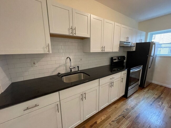 Building Photo - 202 Broadway Unit 1