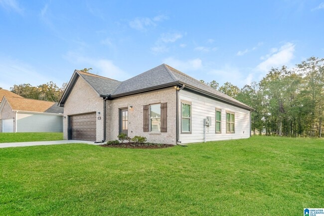 Photo - 449 Troubadour Ln