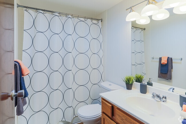 1BR, 1BA - 864SF