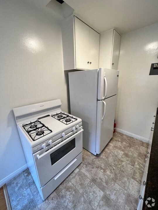 Building Photo - 1263 Hayworth Ave Rental