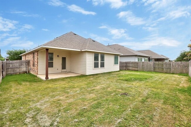 Photo - 913 Centerra Hills Cir